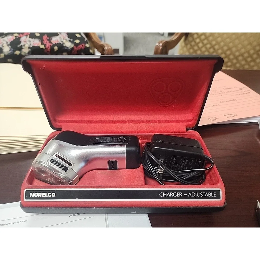 Vintage Norelco HP 1312 Electric Razor 3 Head Charger- Adjustable